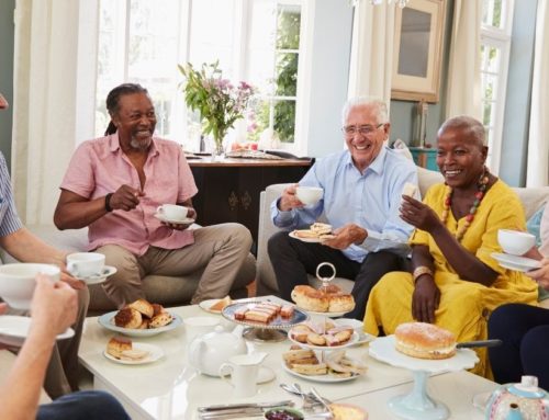 How to Encourage Seniors to Stay Socially Active as They Age
